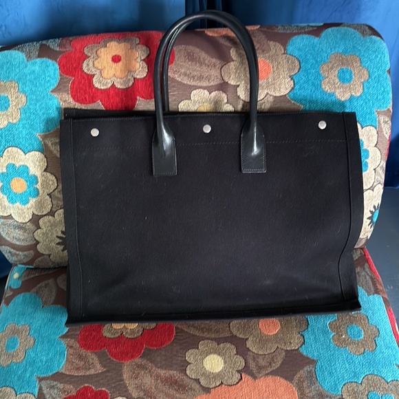 Saint Laurent Tote - Picture 2 of 2